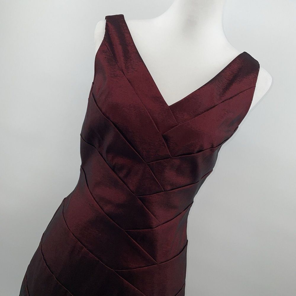Elegant Burgundy Sleeveless Dress